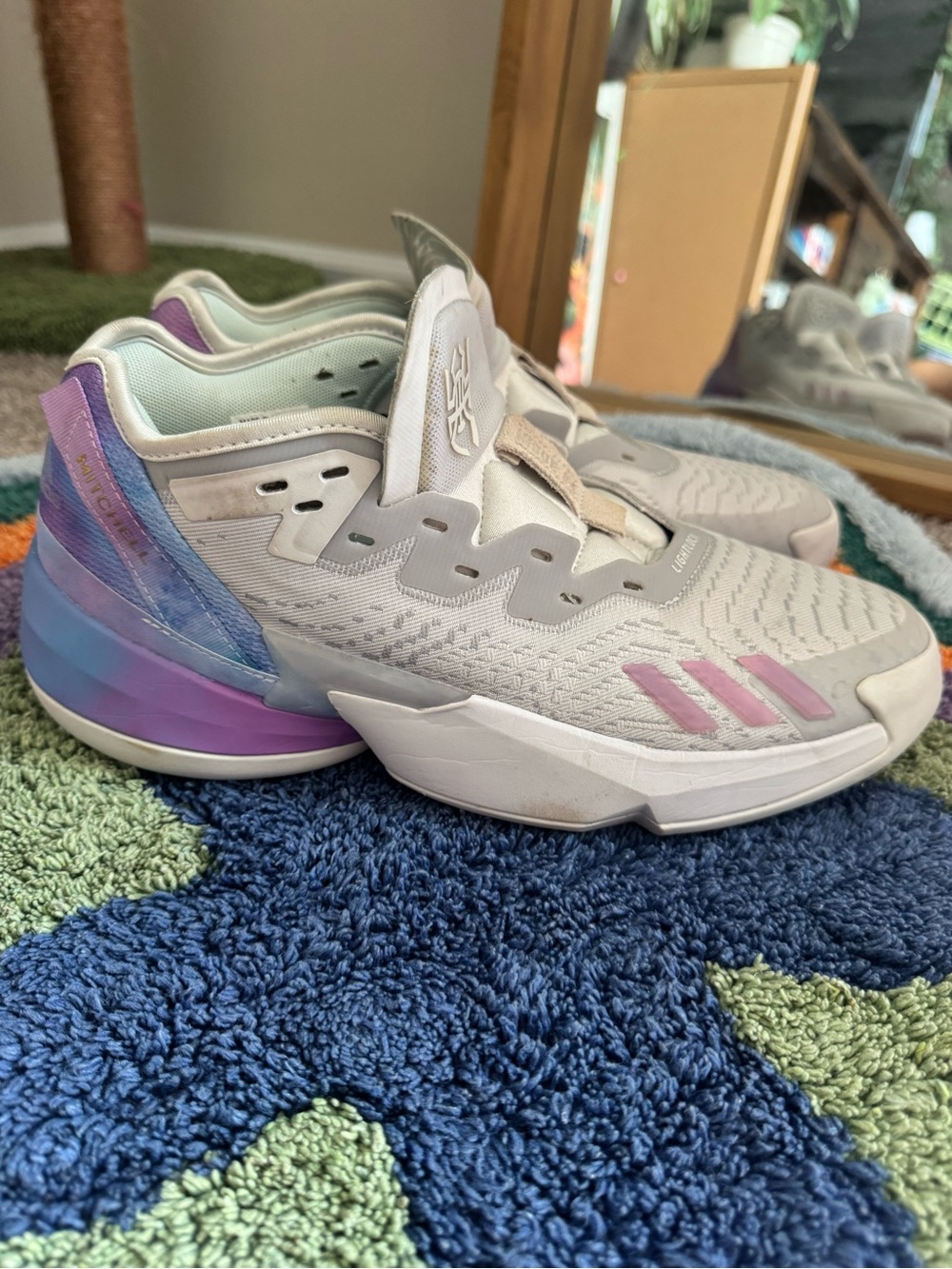 Men’s Adidas D.O.N. Issue #4 Dream It Basketball Shoes in White Size 8.5 - Picture 3 of 8